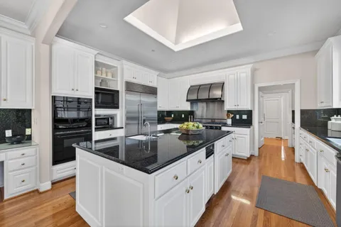 $6,788,000 | 18800 Bella Vina, Saratoga, CA 95070