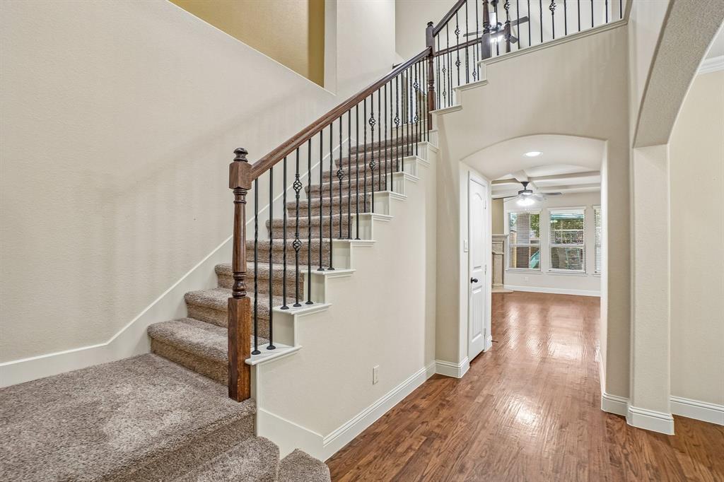 1119 Highgate Road Forney, TX 75126 - Photo 21 of 40 Staircase