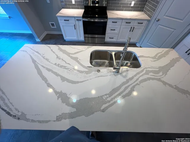 $419,900 | 120 South Calvin Barrett, Blanco, TX 78606