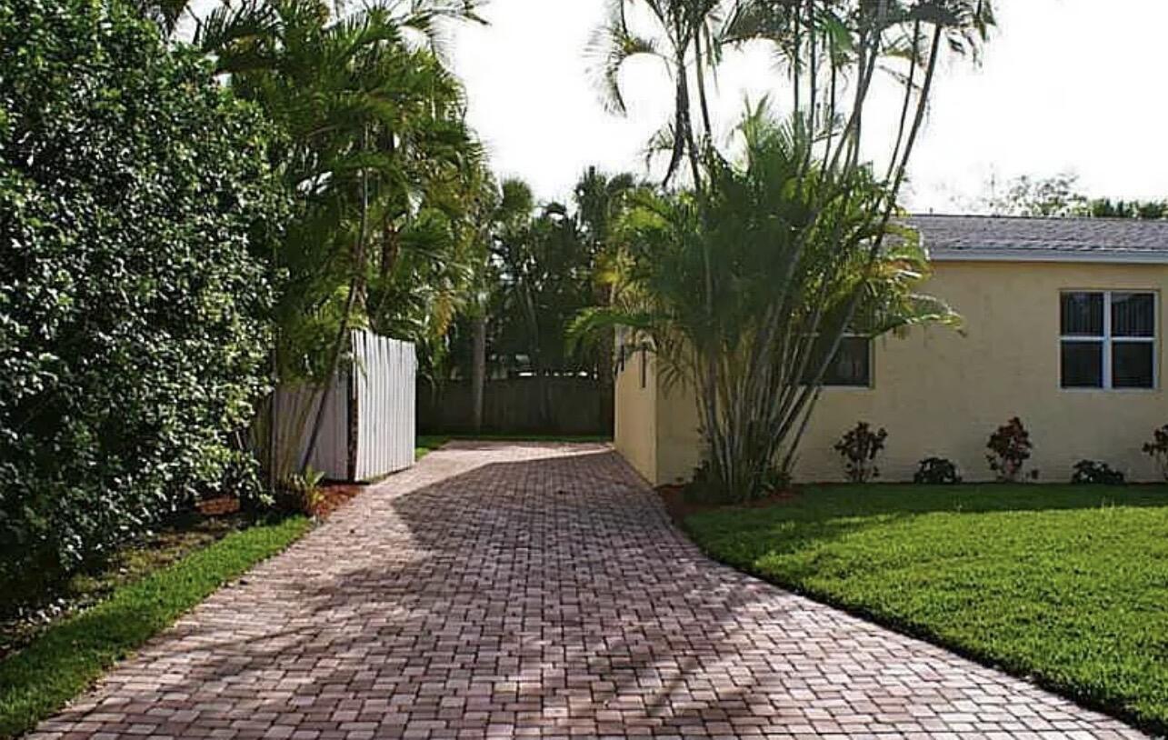 324 Bunker Ranch Road West Palm Beach, FL 33405 - Photo 2 of 30 02_beyc6a5fc08630ce0