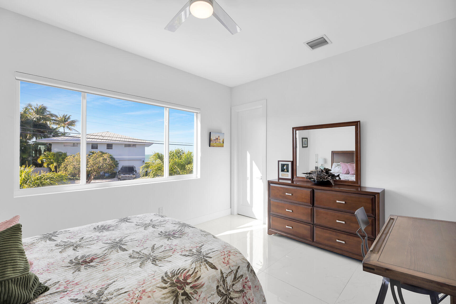 255 West Seaview Circle Duck Key, FL 33050 - Photo 16 of 51 Guest Bedroom2