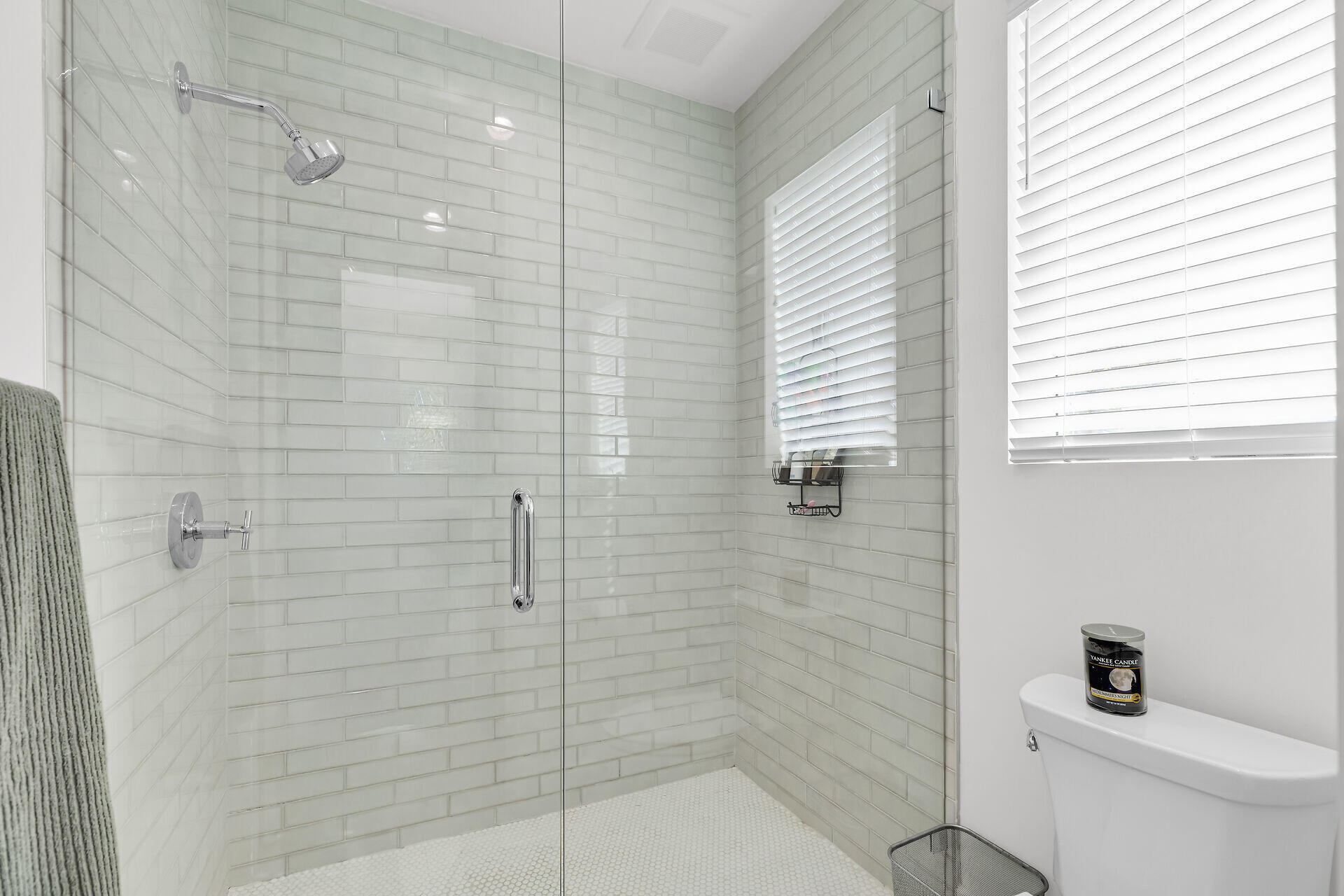 255 West Seaview Circle Duck Key, FL 33050 - Photo 19 of 51 Guest Bathroom