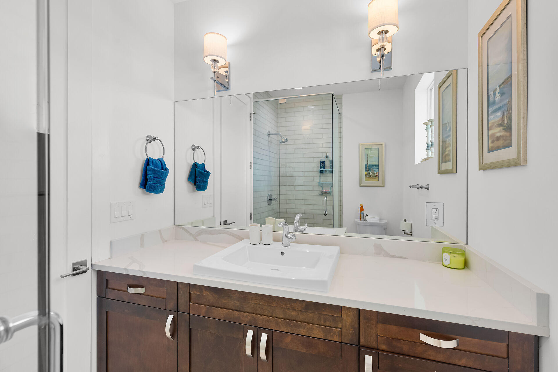 255 West Seaview Circle Duck Key, FL 33050 - Photo 24 of 51 Guest Bathroom2