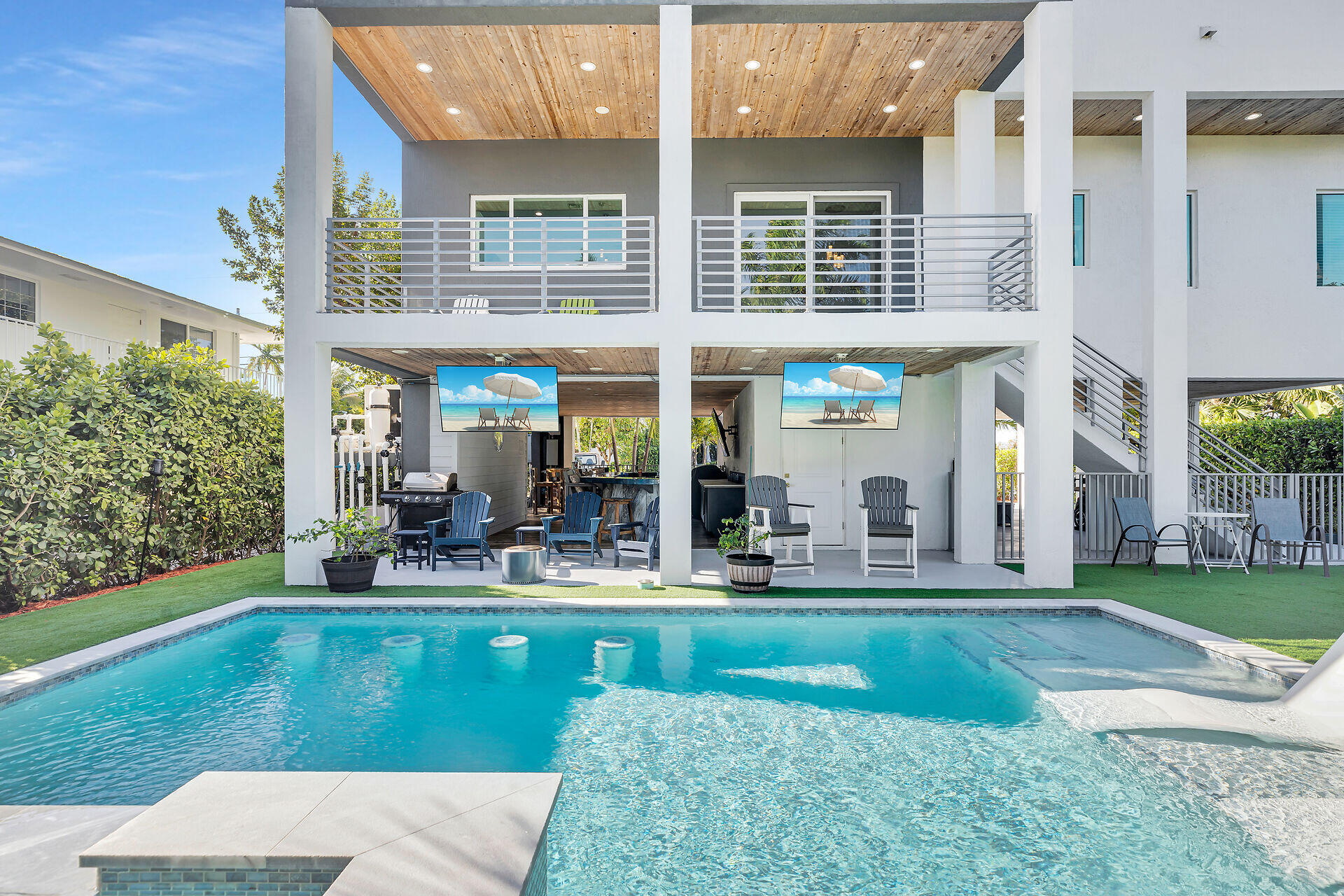 255 West Seaview Circle Duck Key, FL 33050 - Photo 39 of 51 Pool