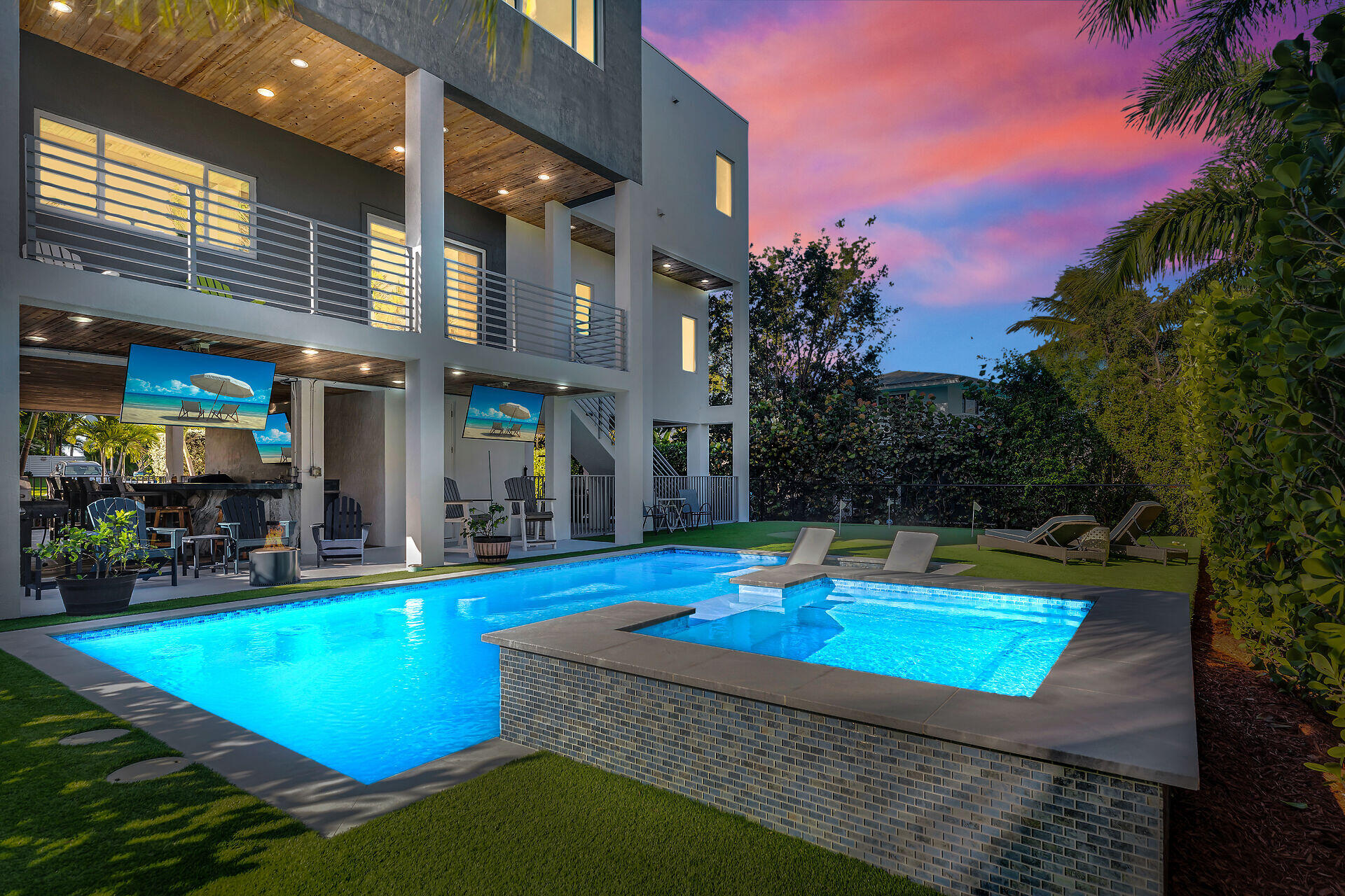 255 West Seaview Circle Duck Key, FL 33050 - Photo 42 of 51 Twilight Pool