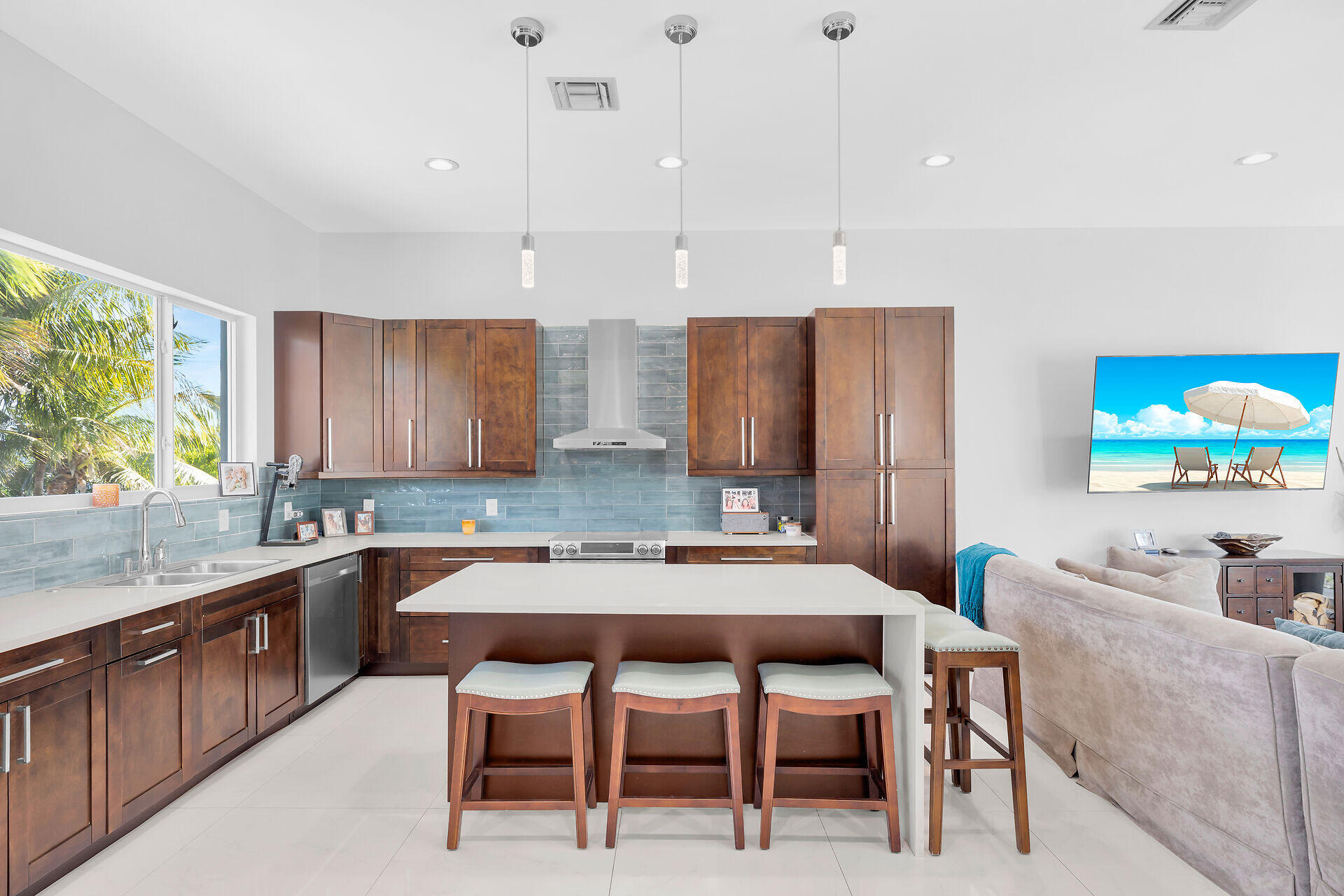 255 West Seaview Circle Duck Key, FL 33050 - Photo 8 of 51 Kitchen