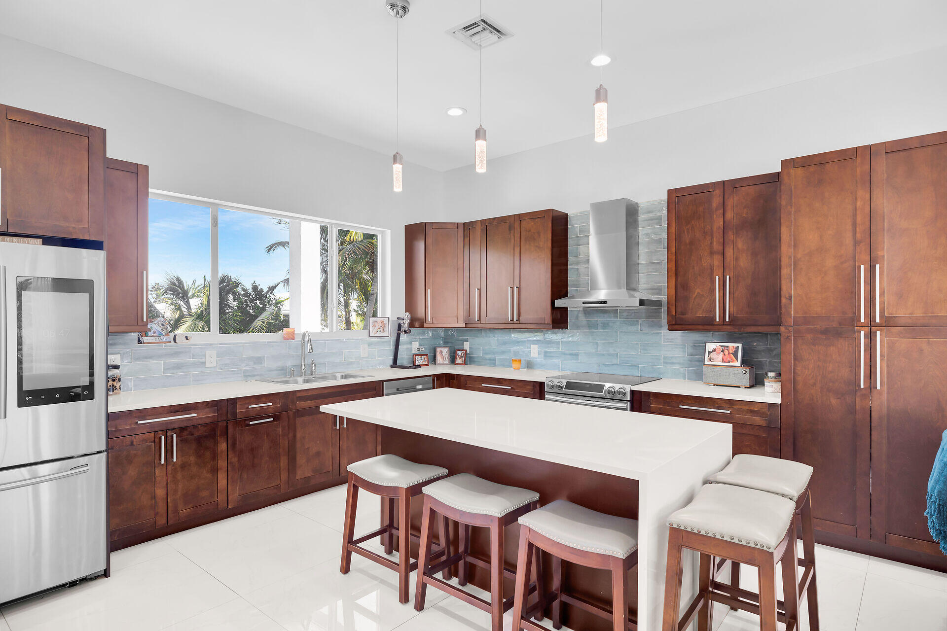255 West Seaview Circle Duck Key, FL 33050 - Photo 9 of 51 Kitchen