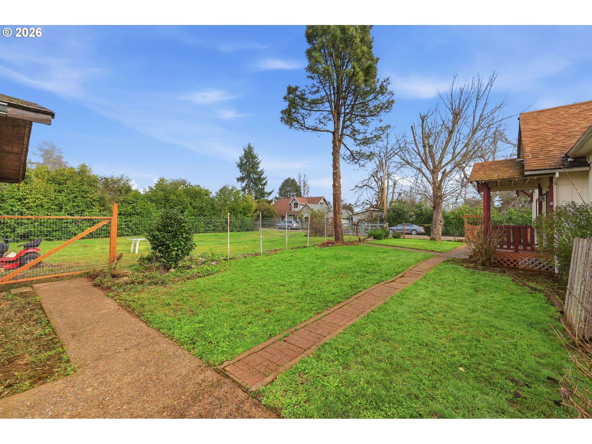 139 South 15th Street Cottage Grove, OR 97424 - Photo 4 of 48