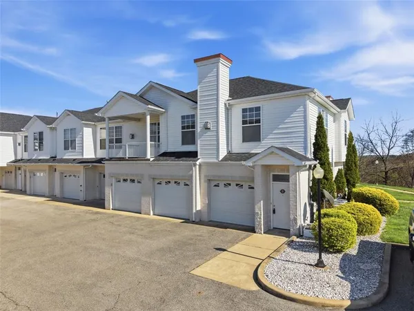 $314,900 | 229 Adams Pointe Boulevard, Unit 2, Mars, PA 16046