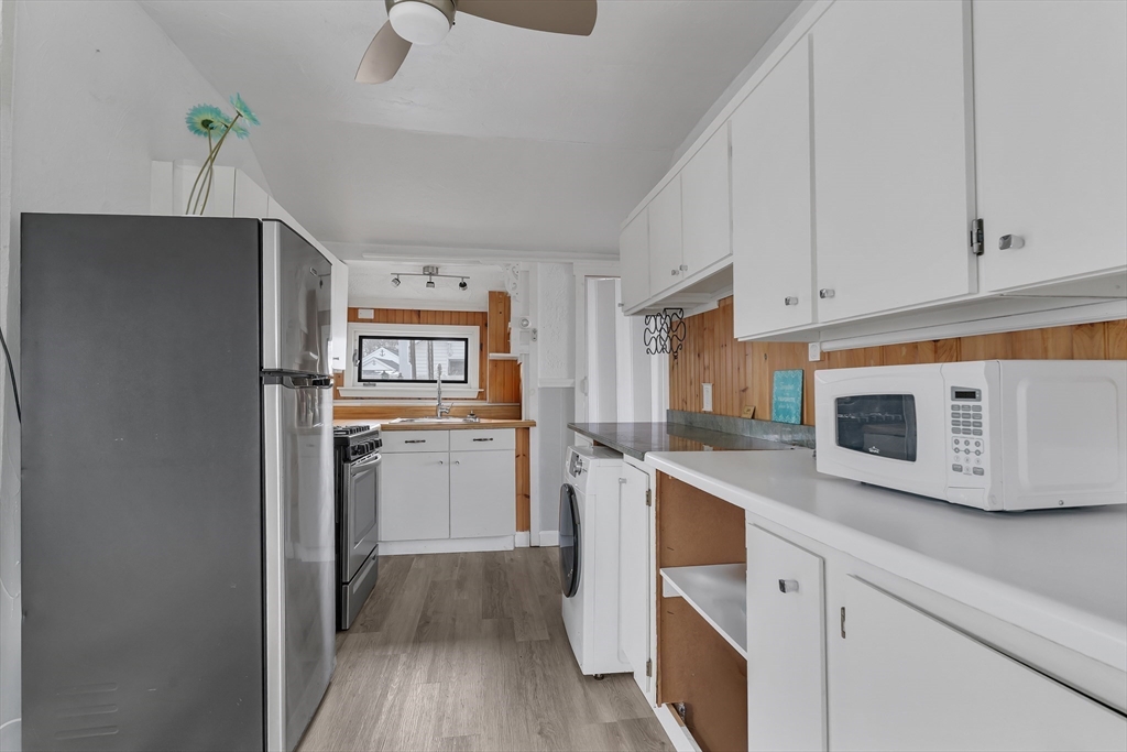 10 R Barnes Street Wareham, MA 02571 - Photo 5 of 29