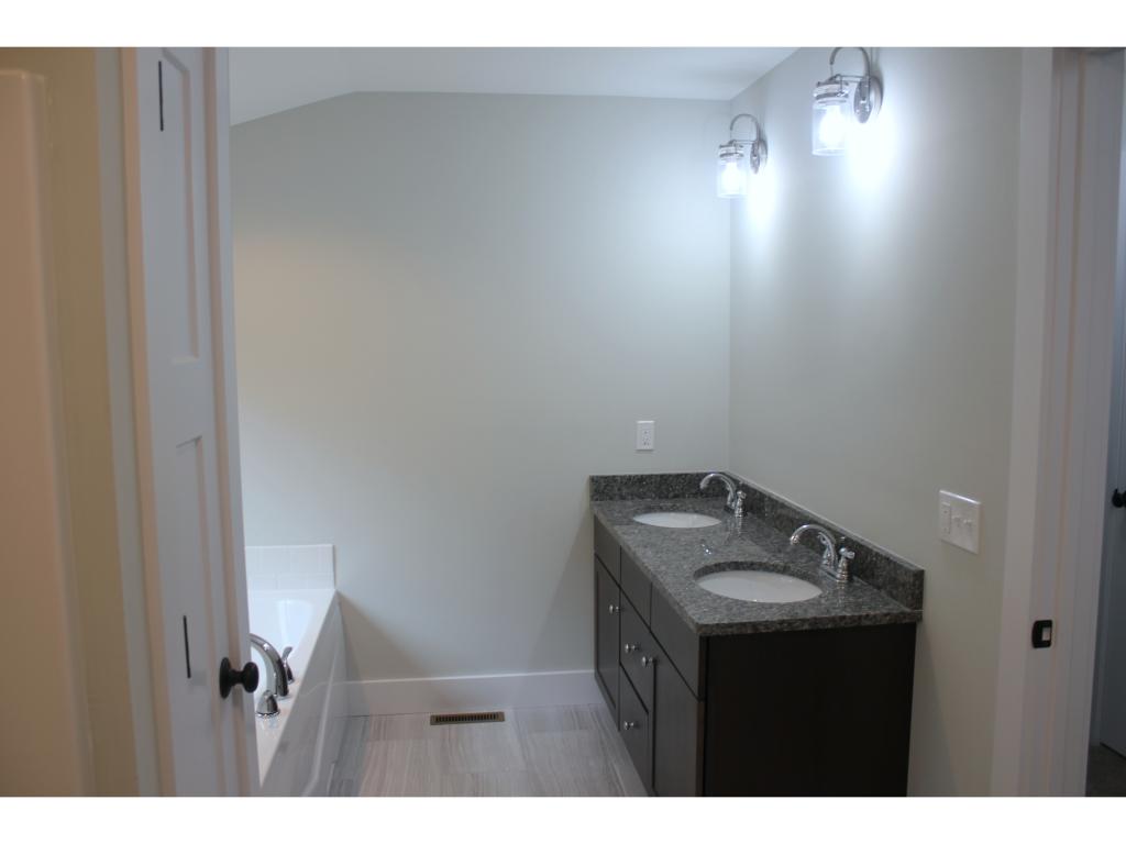50 Kingston Road Exeter, NH 03833 - Photo 31 of 36
