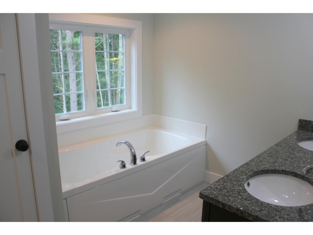 50 Kingston Road Exeter, NH 03833 - Photo 32 of 36