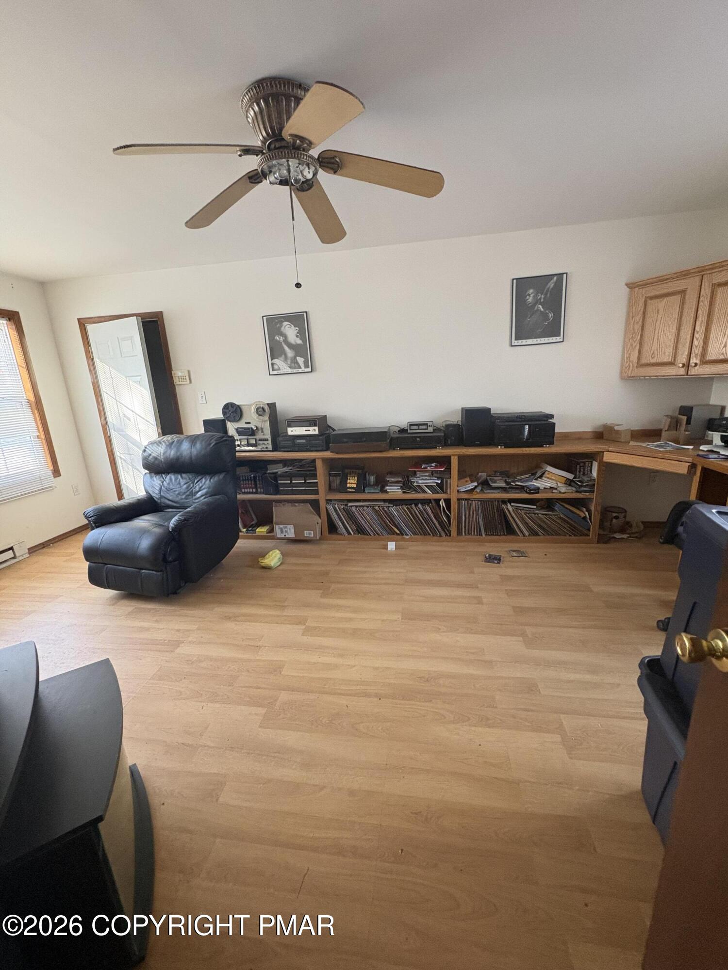 142 Chatham Hill Road Stroudsburg, PA 18360 - Photo 3 of 12 IMG_7793