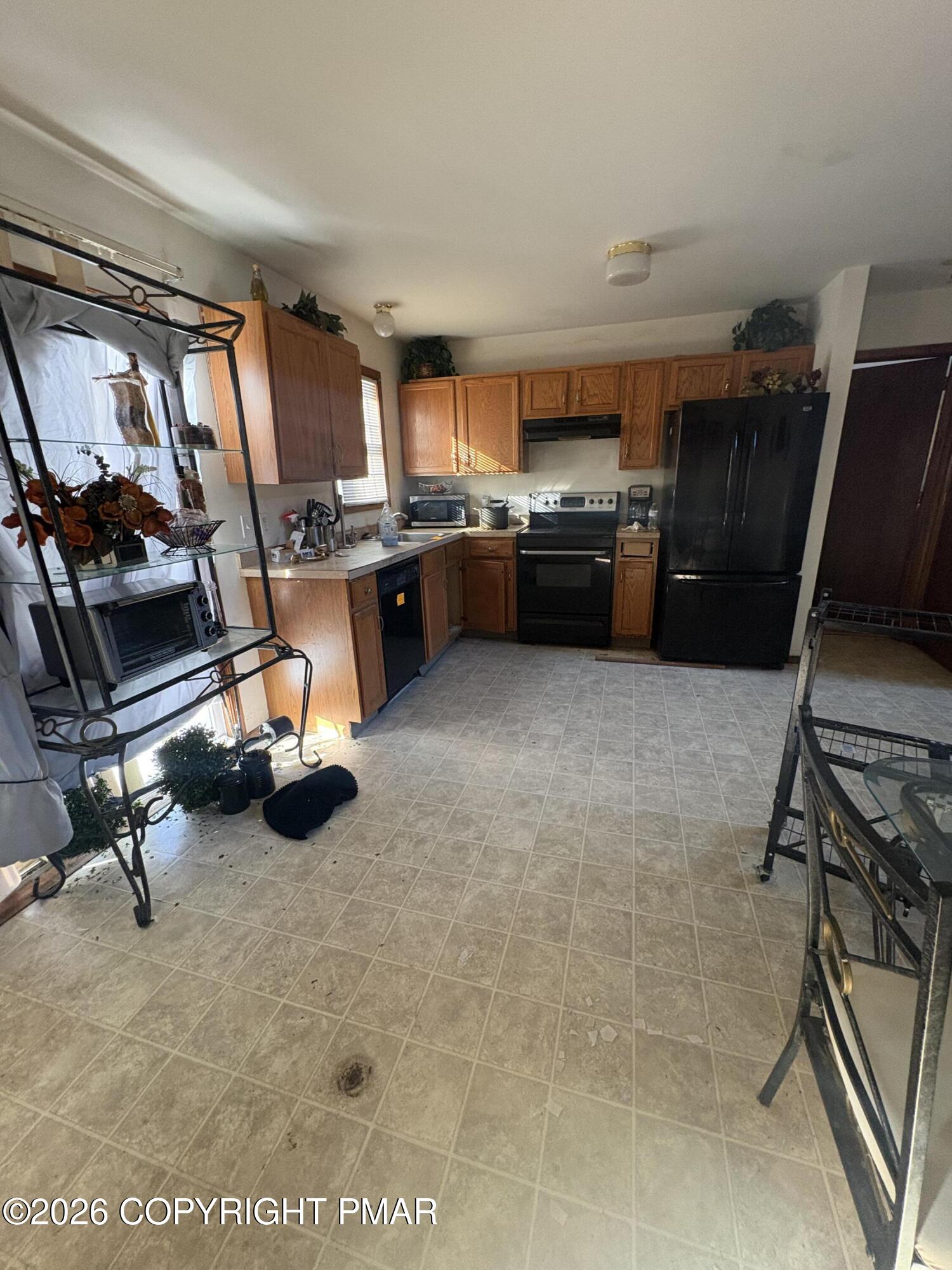 142 Chatham Hill Road Stroudsburg, PA 18360 - Photo 6 of 12 IMG_7789