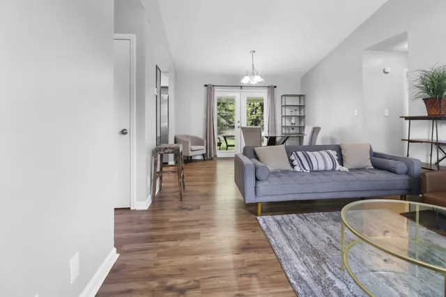 $1,250 | 222 Mark Spitz Drive, Clarksville, TN 37042