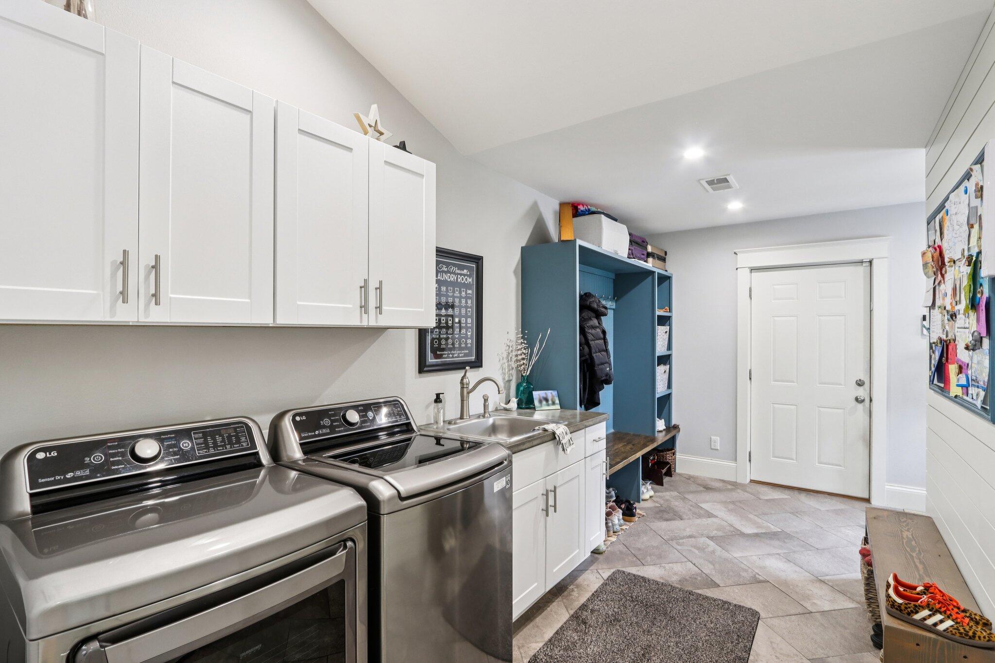 4780 Meadow View East Brookfield, WI 53005 - Photo 23 of 74 33-web-or-mls-Meadow View E-S1704-033