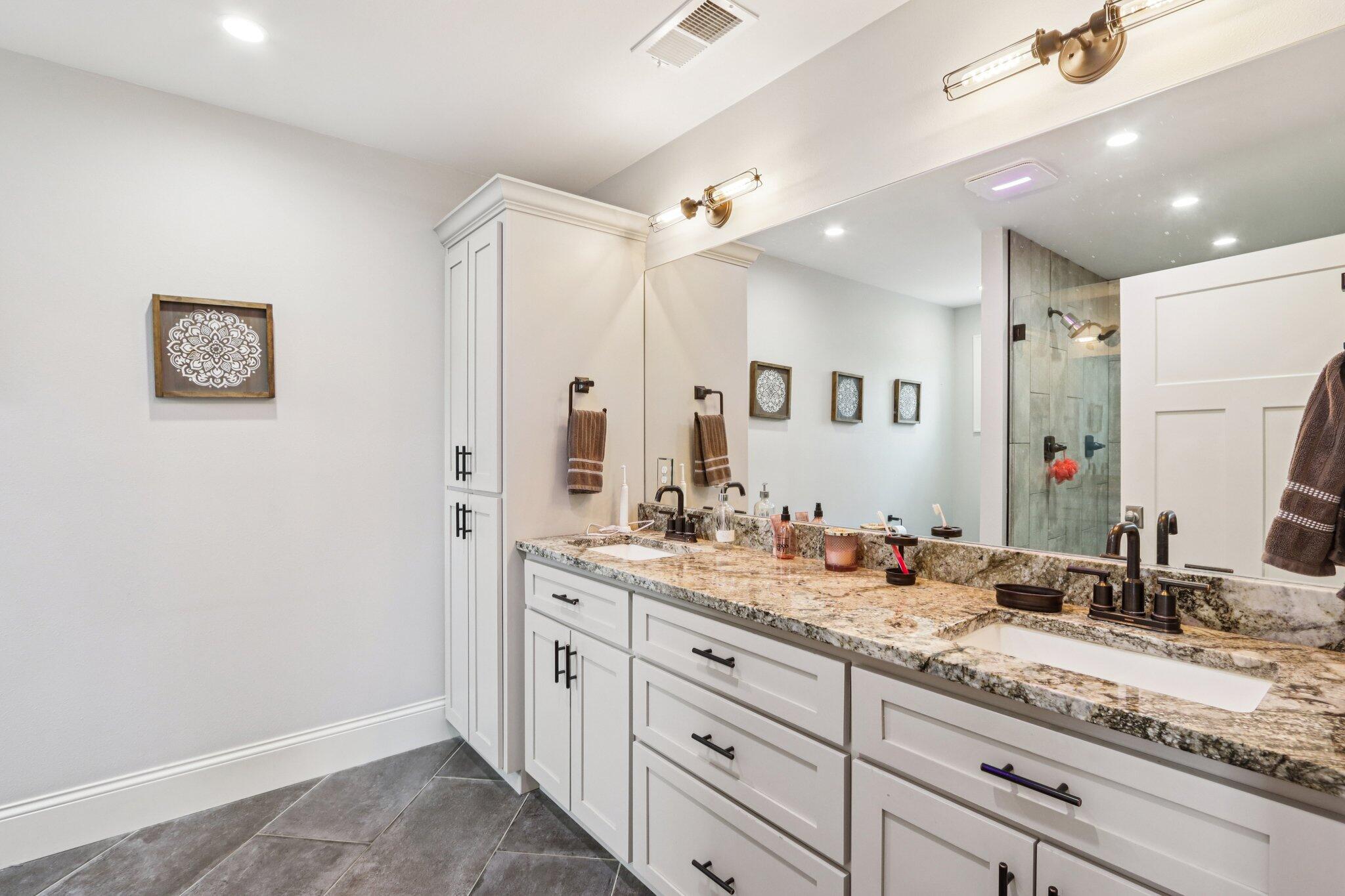 4780 Meadow View East Brookfield, WI 53005 - Photo 27 of 74 Primary Bath