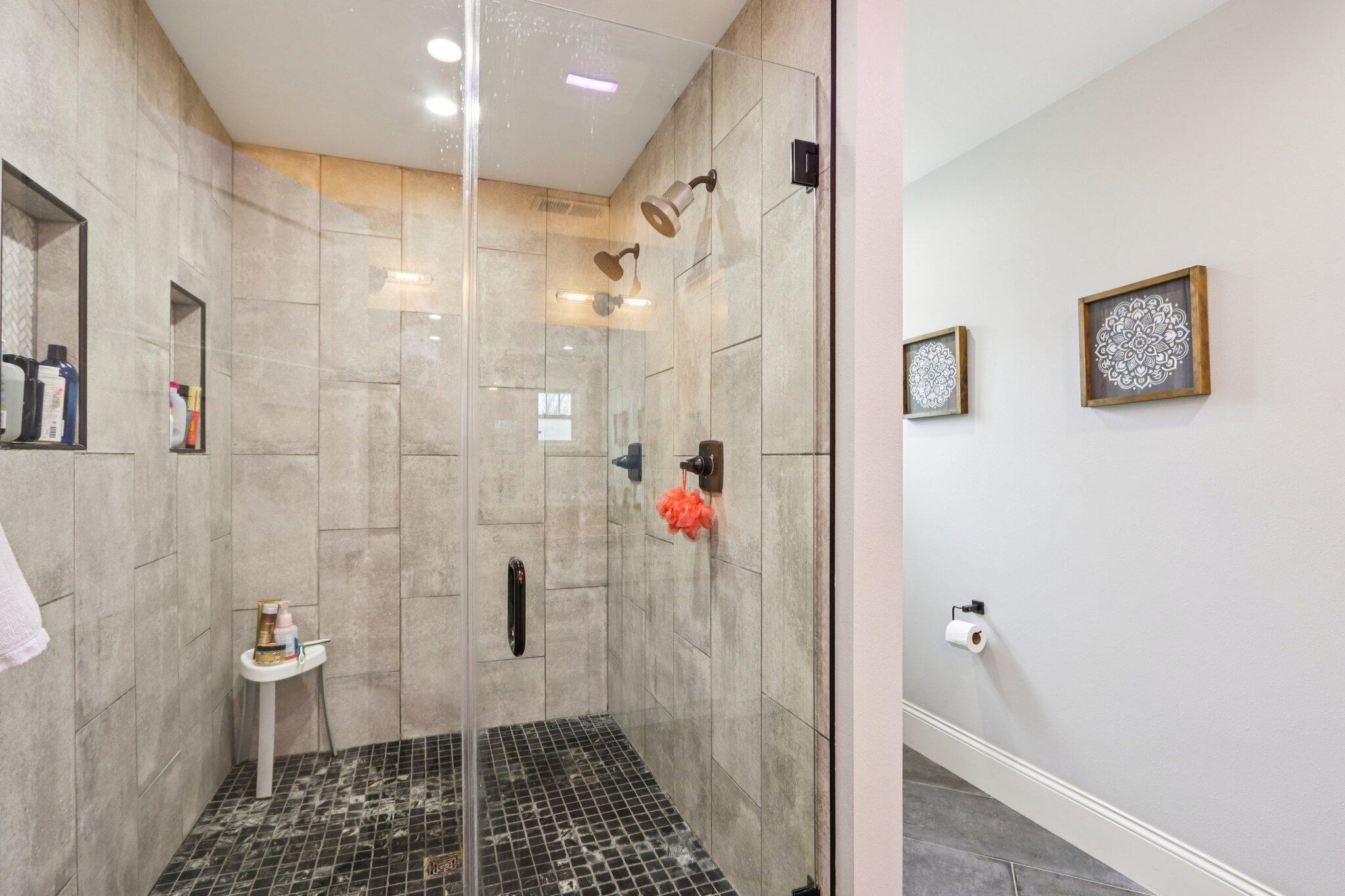 4780 Meadow View East Brookfield, WI 53005 - Photo 28 of 74 Primary Bath