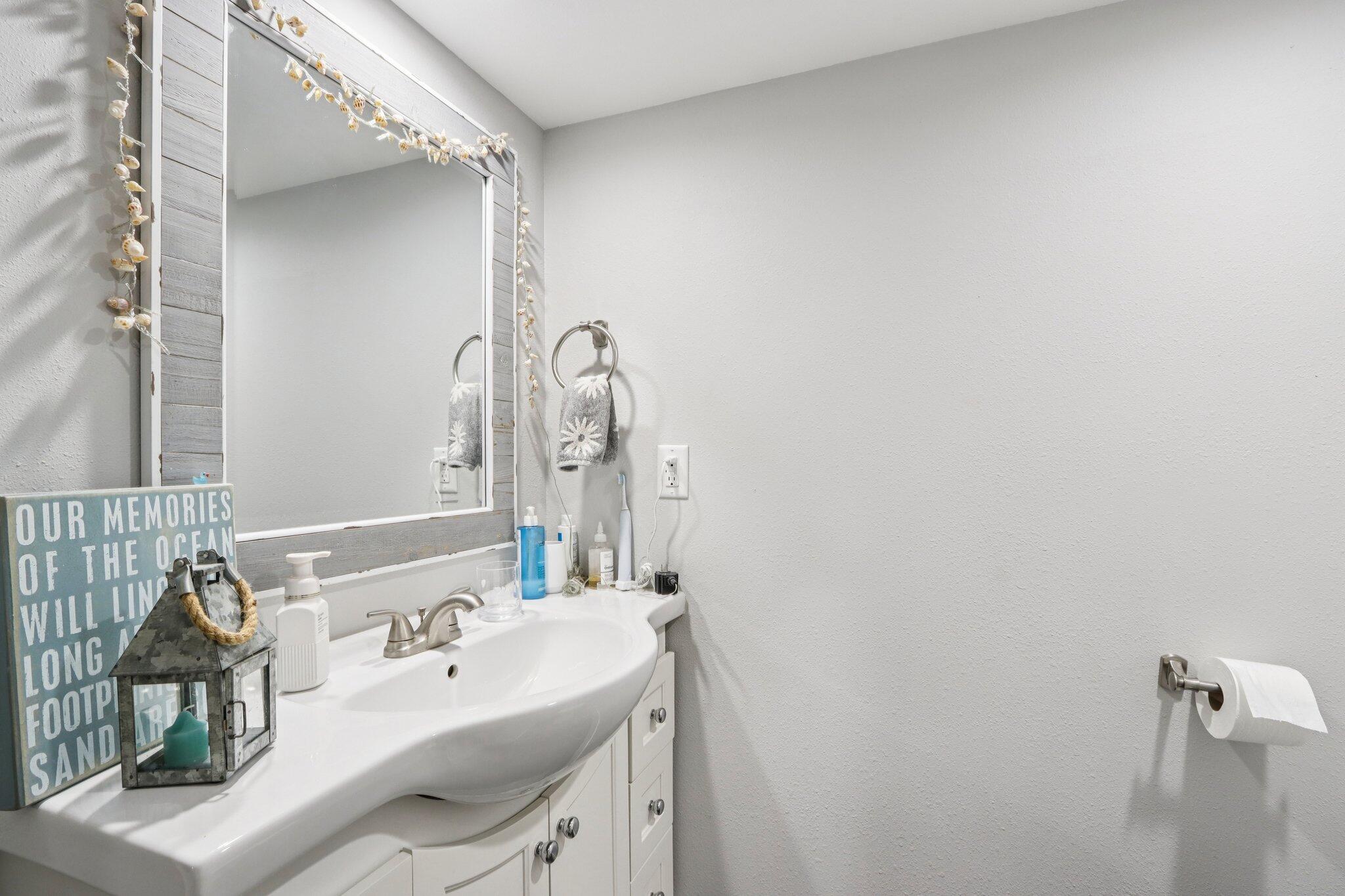 4780 Meadow View East Brookfield, WI 53005 - Photo 37 of 74 Lower Bathroom