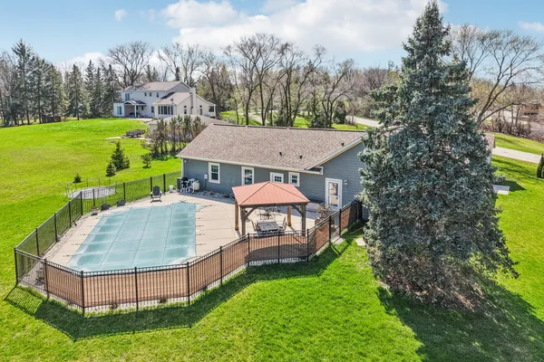 $800,000 | 4780 Meadow View East, Brookfield, WI 53005