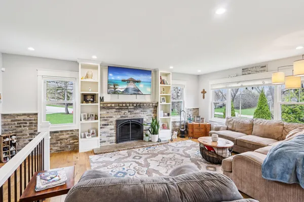 $800,000 | 4780 Meadow View East, Brookfield, WI 53005