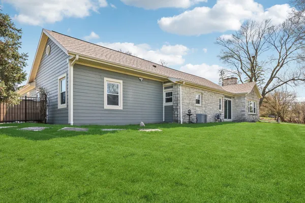 $800,000 | 4780 Meadow View East, Brookfield, WI 53005