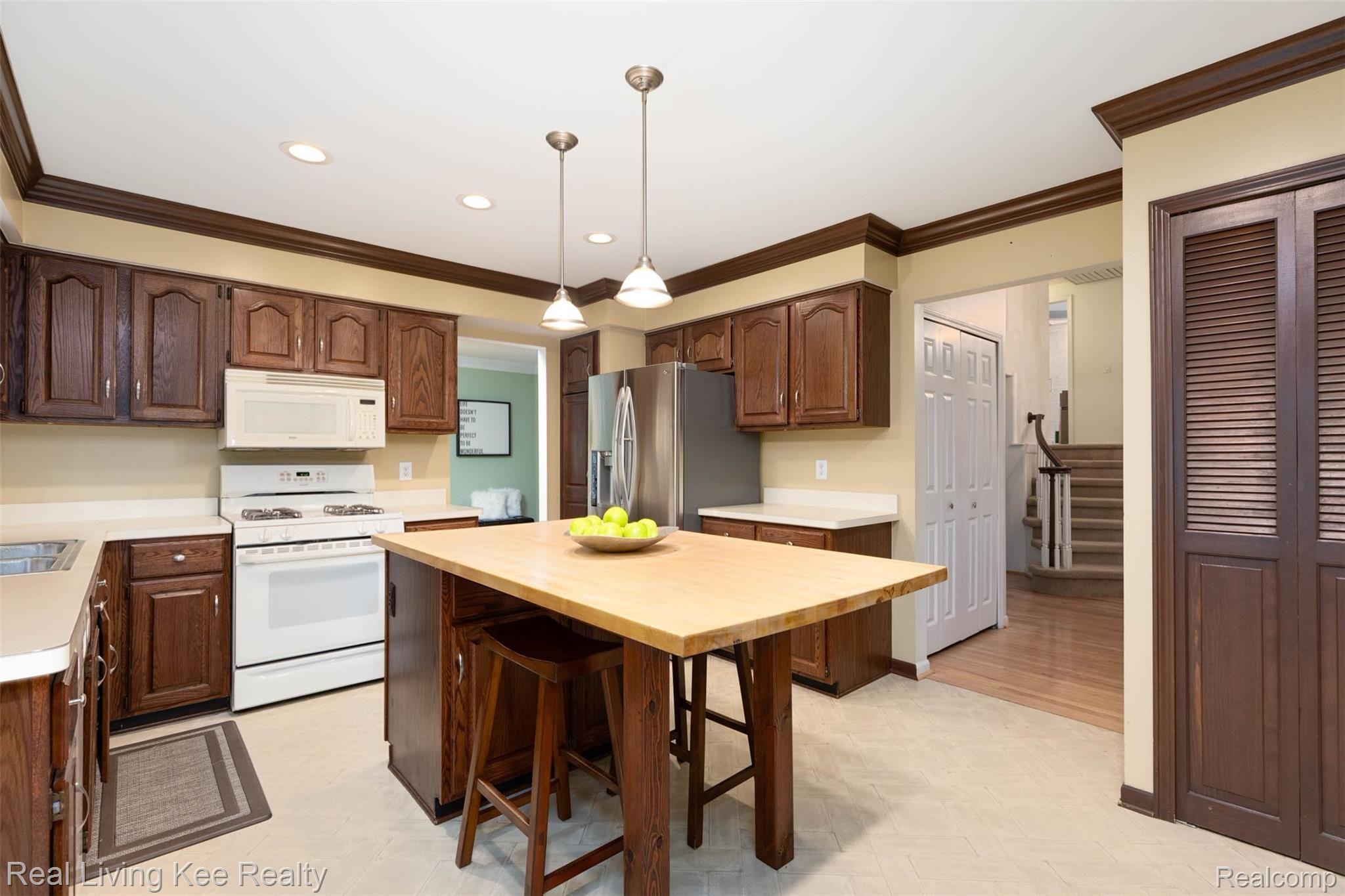 440 Lake Forest Road Rochester, MI 48309 - Photo 11 of 32 440 Lake Forest Rd-12.jpg