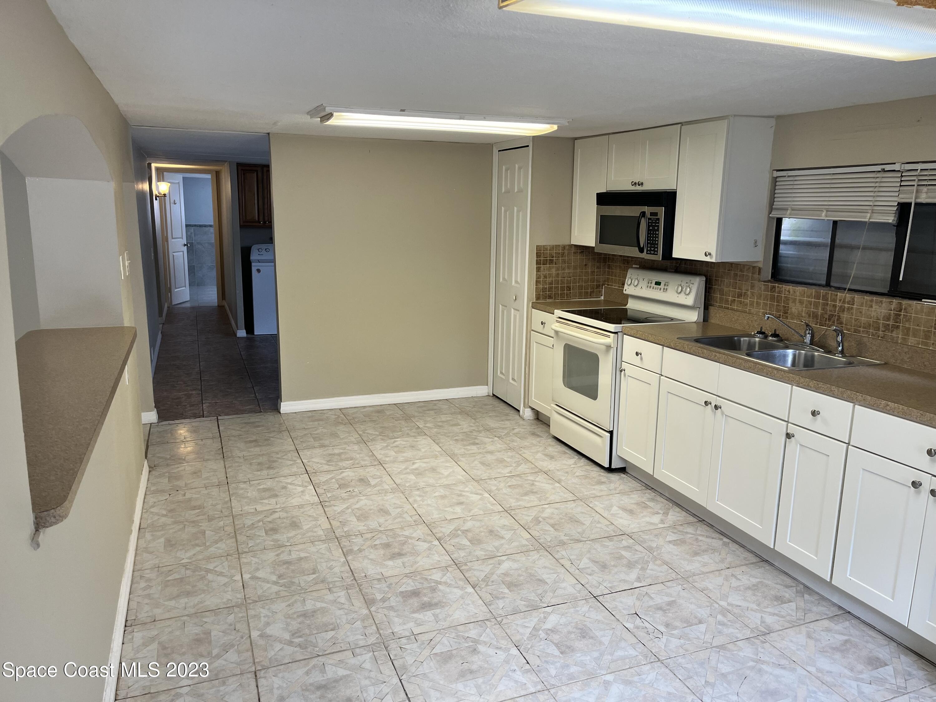 445 Baker Road Merritt Island, FL 32953 - Photo 6 of 25 Kitchen