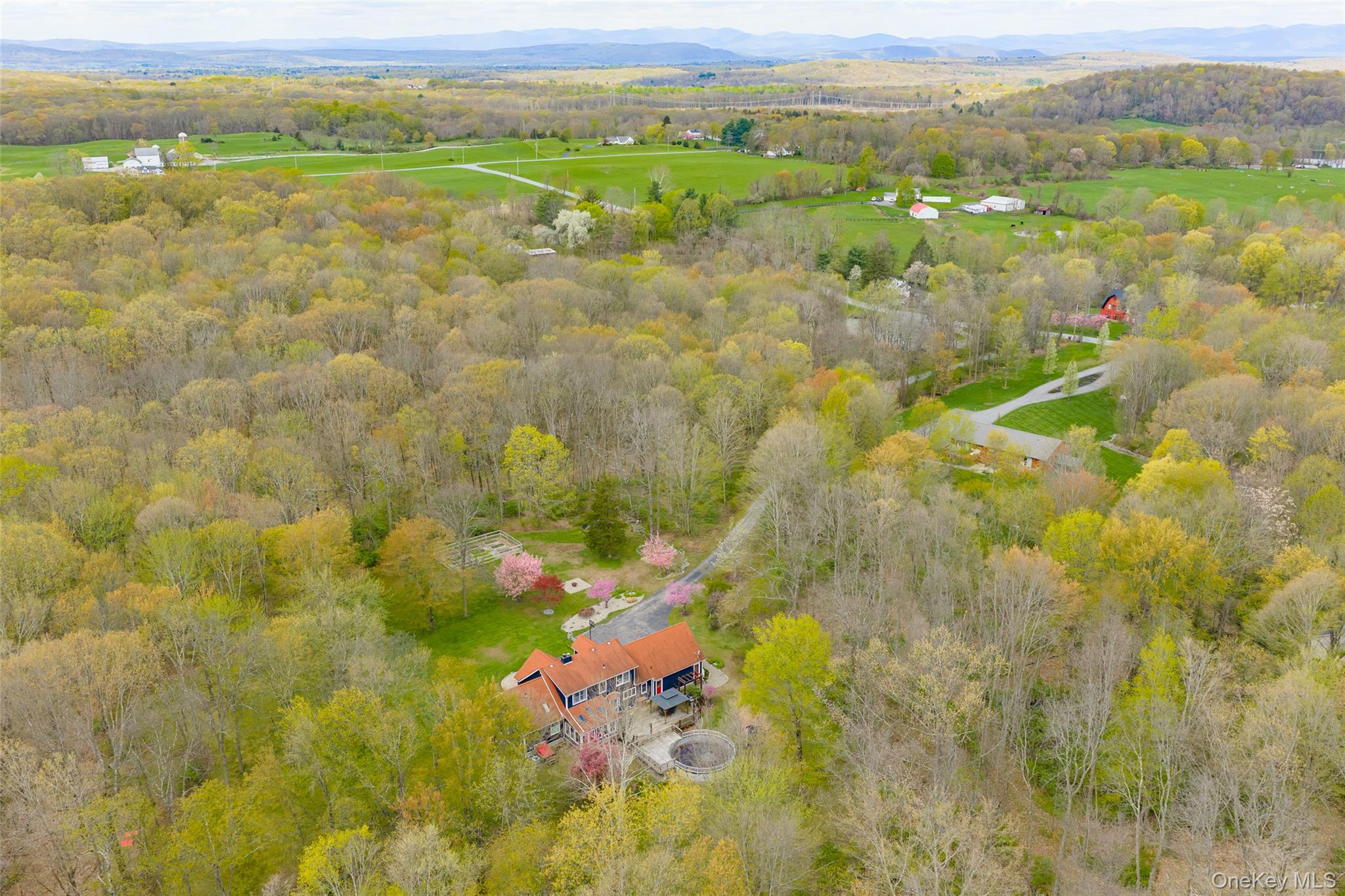 64 Travis Road Pleasant Valley, NY 12538 - Photo 5 of 48