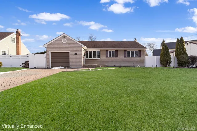 $650,000 | 40 Frankie Lane, North Babylon, NY 11703