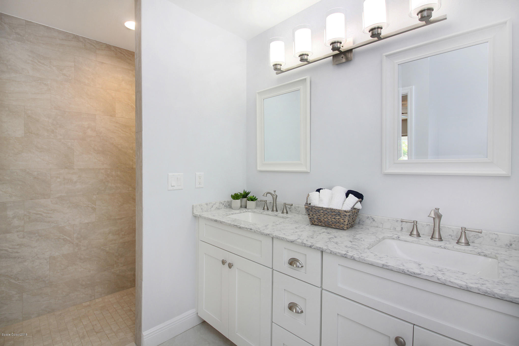 469 Winchester Road Satellite Beach, FL 32937 - Photo 22 of 40 Master Bath