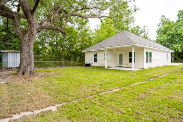 $1,800 | 4430 Canal Street, Slidell, LA 70461
