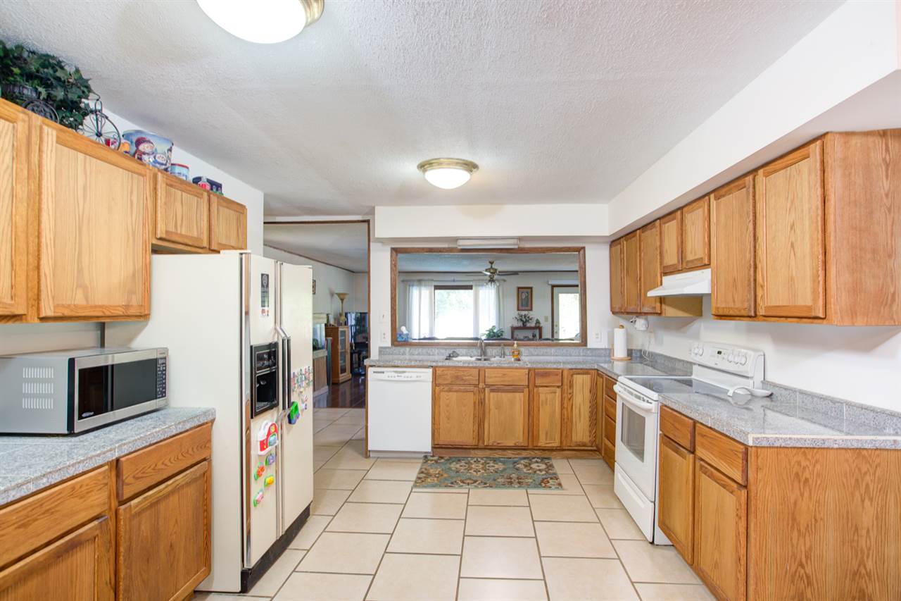 9609 Fischer Road Evansville, IN 47720 - Photo 11 of 36 Gallery Image 11