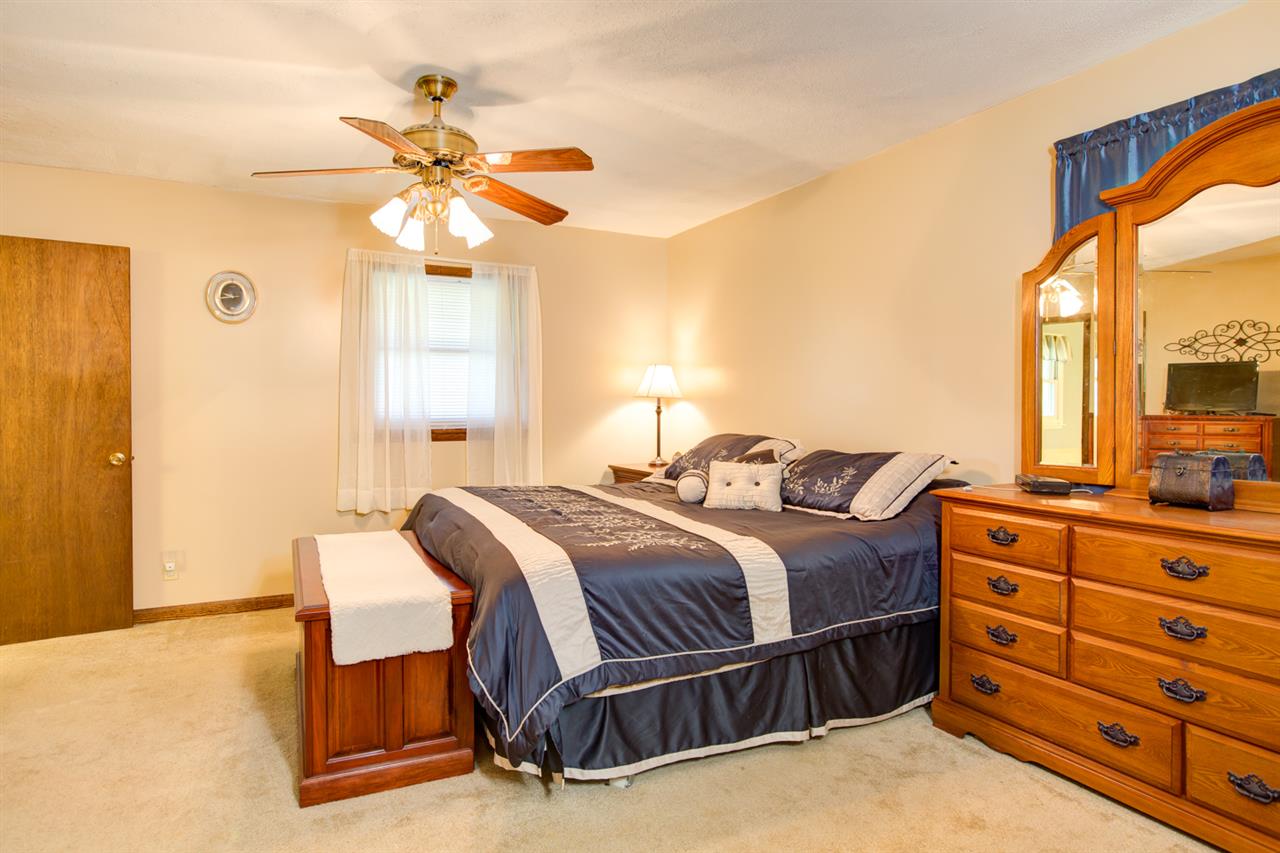 9609 Fischer Road Evansville, IN 47720 - Photo 19 of 36 Gallery Image 19