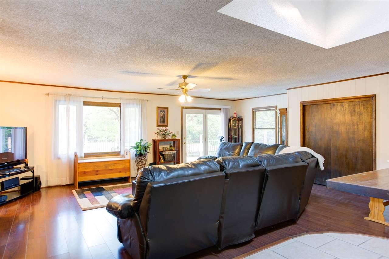 9609 Fischer Road Evansville, IN 47720 - Photo 9 of 36 Gallery Image 9