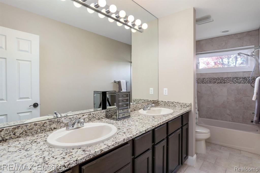 6851 Oakhurst Ridge Road Clarkston, MI 48348 - Photo 26 of 36 Gallery Image 26