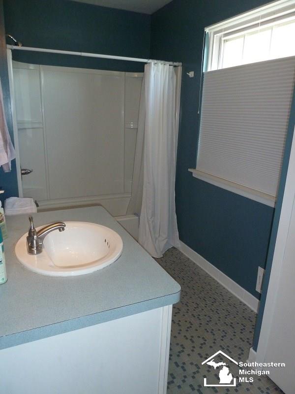 12607 Ronda Southgate, MI 48195 - Photo 12 of 22 31255758-11.JPG