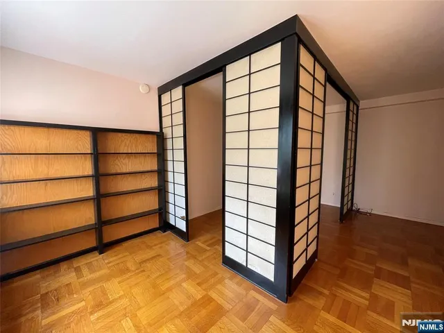 a view of front door with entryway