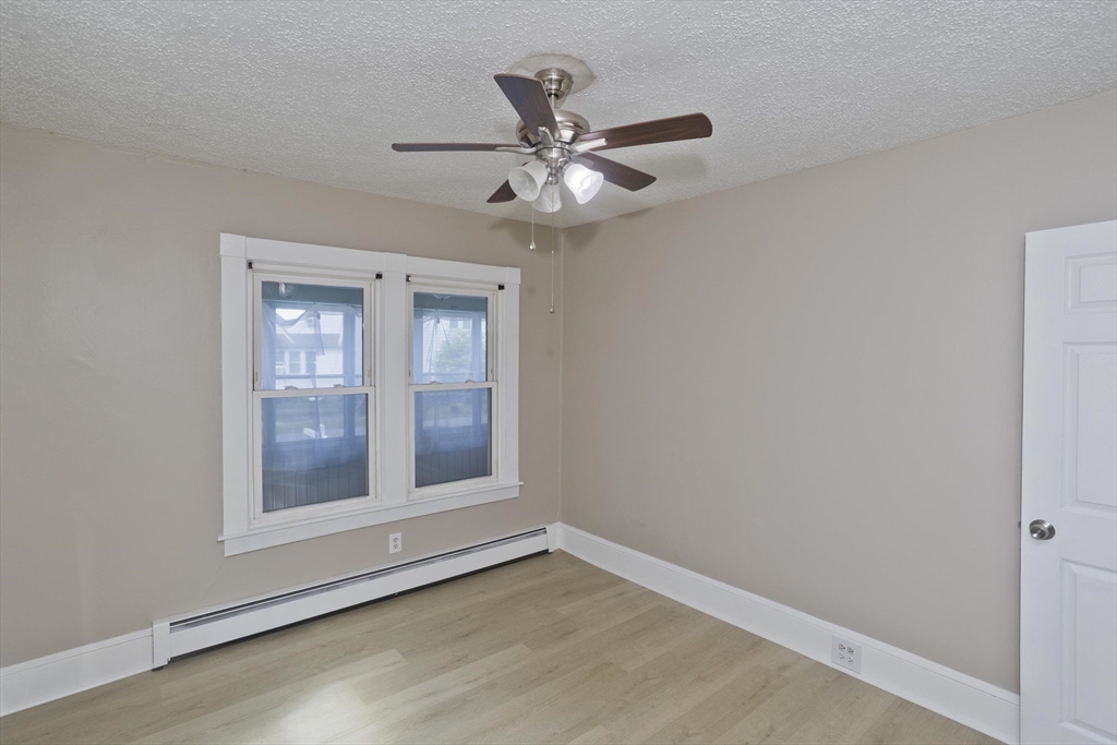 121 Dorset Street Springfield, MA 01108 - Photo 27 of 40