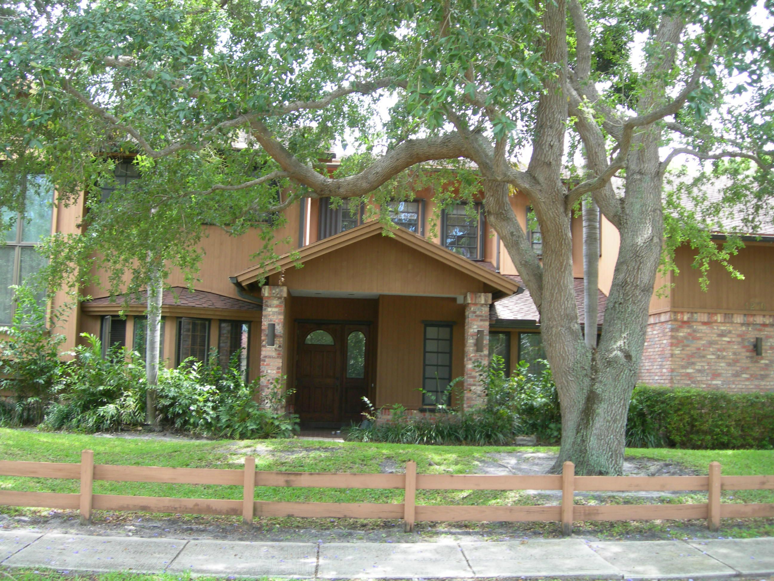 1270 Southwest 21st Lane Boca Raton, FL 33486 - Photo 4 of 47 819