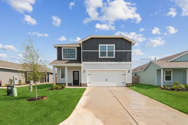 $2,120 | 15802 Berry Hl Drive, Conroe, TX 77303