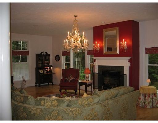 25 Gaul Drive Walpole, ME 04573 - Photo 7 of 21 Living Room.