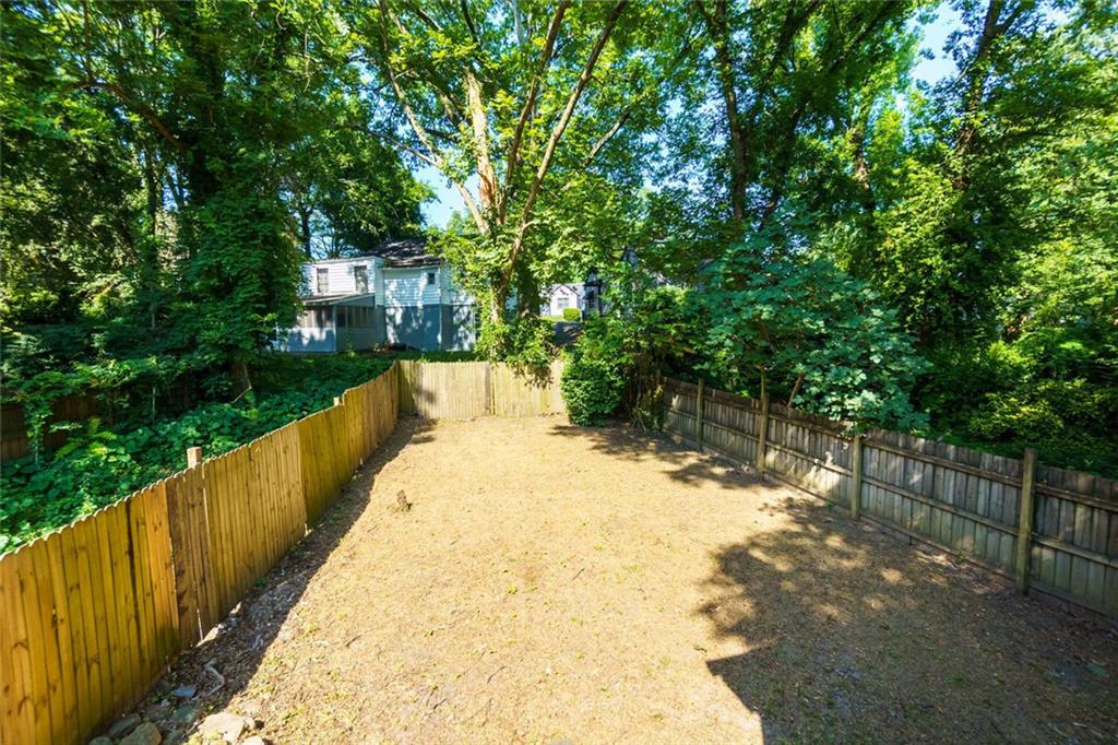 998 Mayson Turner Road Northwest, Unit A Atlanta, GA 30314 - Photo 24 of 26 a view of balcony