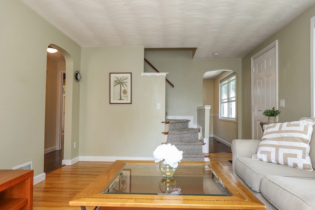36 Hancock Road Wakefield, MA 01880 - Photo 11 of 42 Gallery Image 11