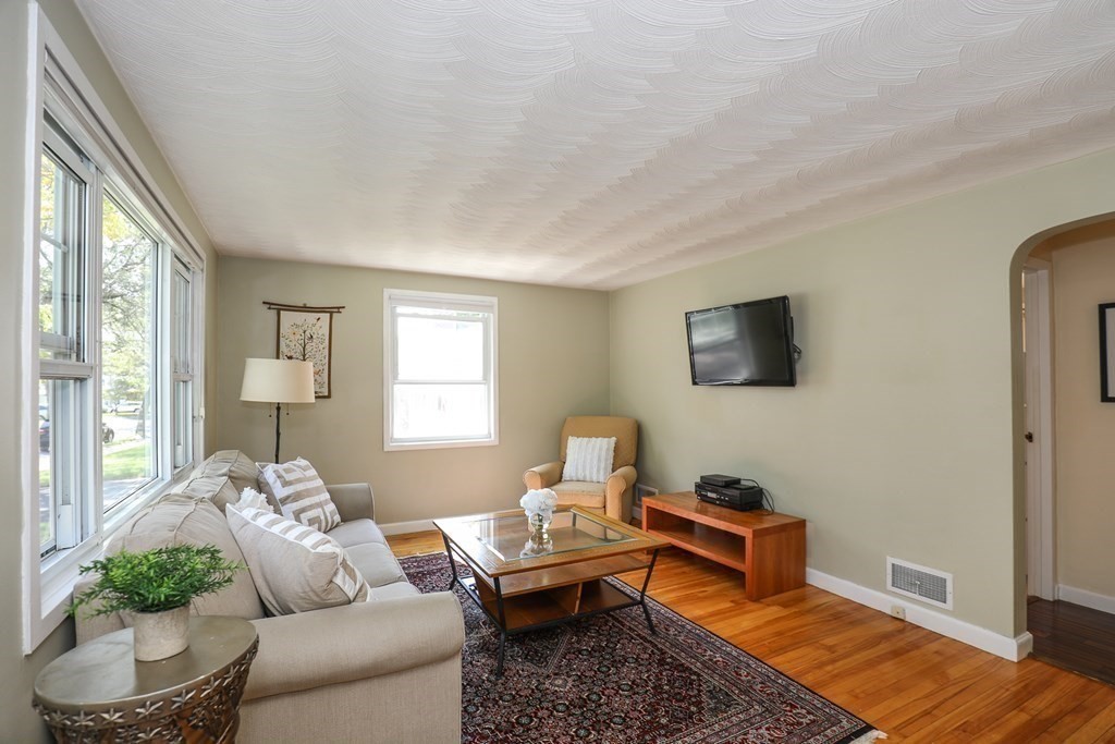36 Hancock Road Wakefield, MA 01880 - Photo 12 of 42 Gallery Image 12