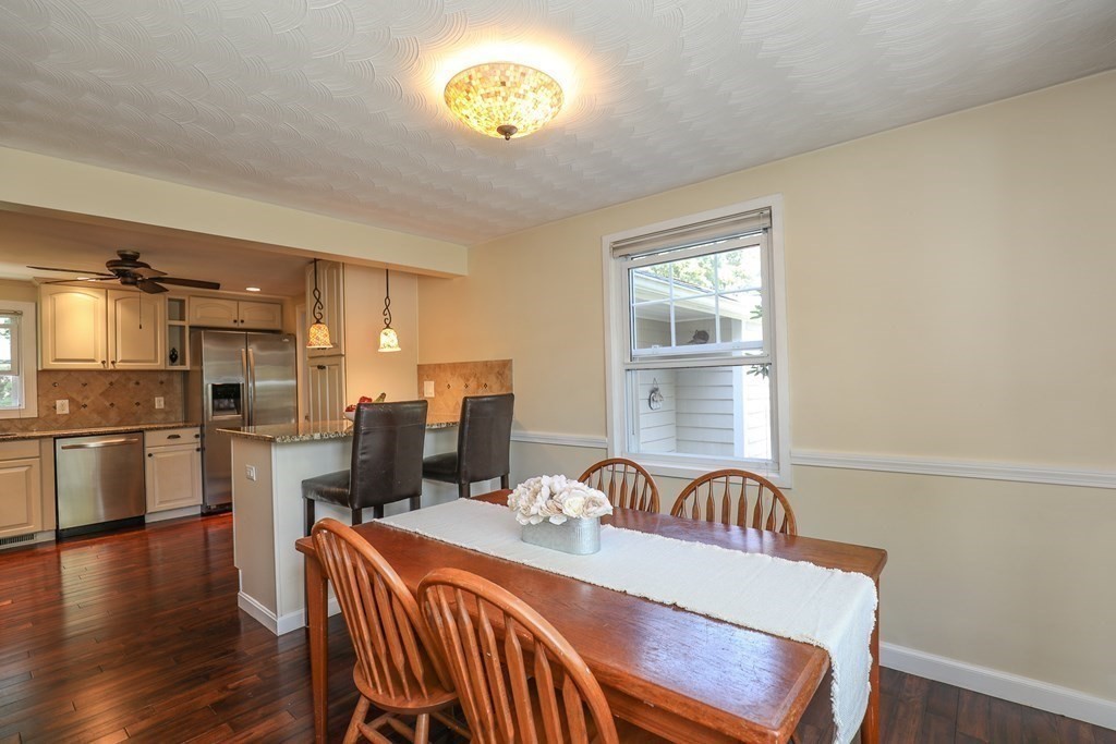 36 Hancock Road Wakefield, MA 01880 - Photo 8 of 42 Gallery Image 8
