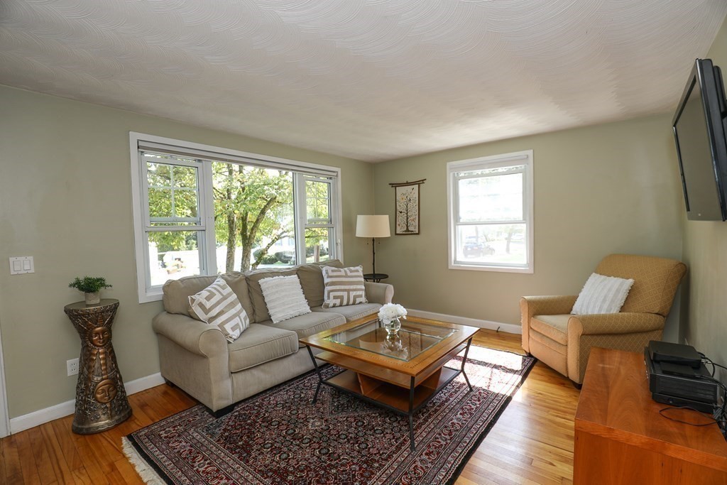 36 Hancock Road Wakefield, MA 01880 - Photo 9 of 42 Gallery Image 9