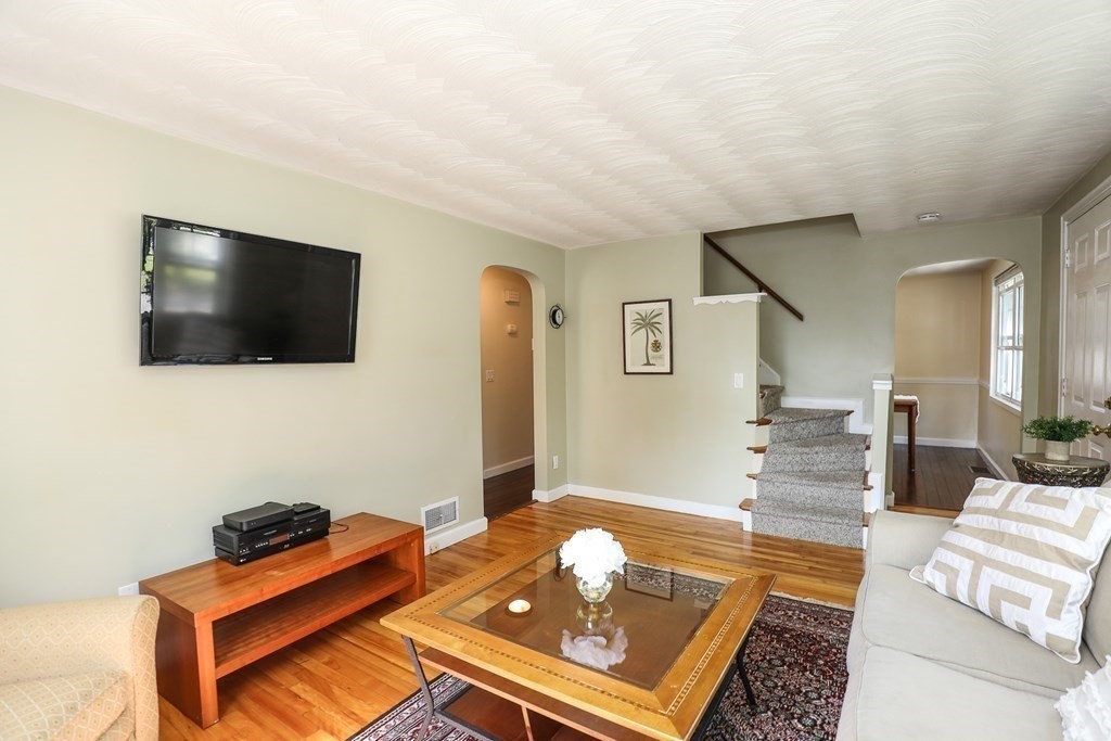 36 Hancock Road Wakefield, MA 01880 - Photo 10 of 42 Gallery Image 10