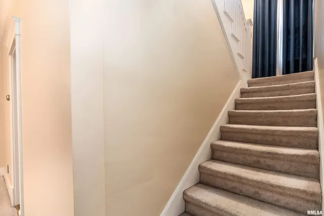 $210,000 | 311 West Poplar Street, Harrisburg, IL 62946