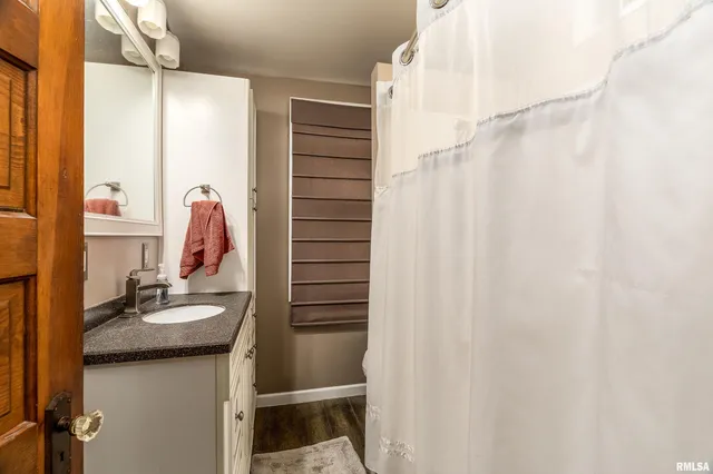 $210,000 | 311 West Poplar Street, Harrisburg, IL 62946